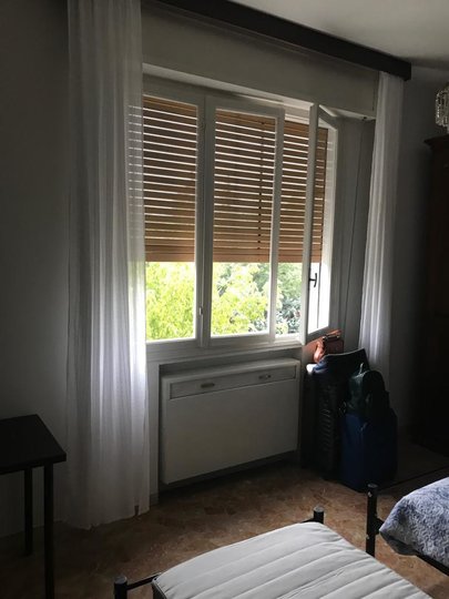 Single bed in a double room for a female student