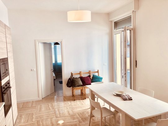 WIDE ROOM WITH FRENCH BED IN A RENOVATED FULLY FURNISHED APARTMENT WITH WIDE TERRACE AND BYCILE PARKING 4 BEDROOMS AND 3 BATHROMMS. THE BATHROOM IS SHARED WITH ONLY ONE ROOM