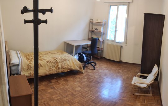 Habitación individual en apartamento de dos habitaciones via Angelo Venturoli 39