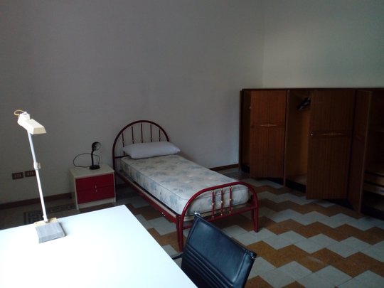 Single room for EU students