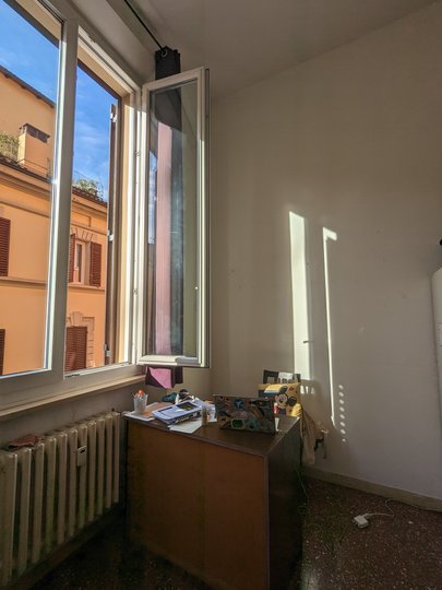 SUBRENT Bed in Double room 100m from Piazza Verdi