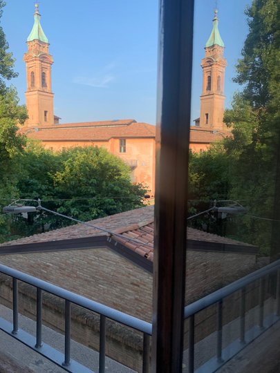 F/1 Bi-locale nel centro storico di Bologna