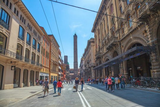 AFFITTO STAGIONALE MONOLOCALE VIA CALZOLERIE/RIZZOLI - CENTRALISSIMO