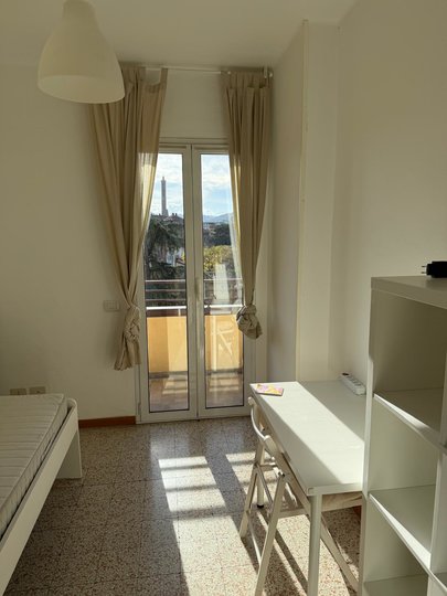 Stanza singola in Via Irnerio